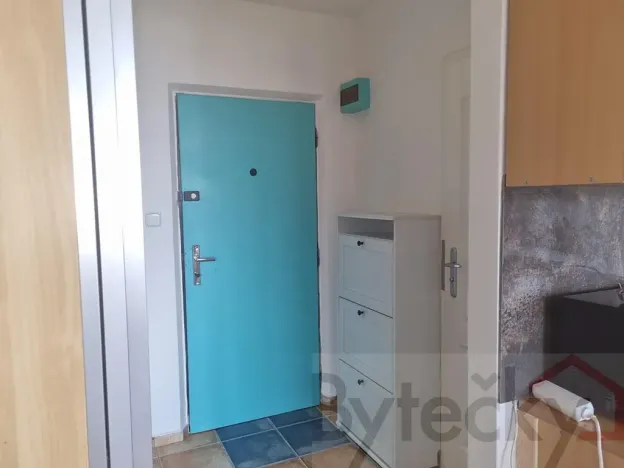 Pronájem bytu 1+kk, Praha - Kamýk, Otradovická, 34 m2