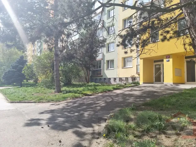 Pronájem bytu 1+kk, Praha - Kamýk, Otradovická, 34 m2