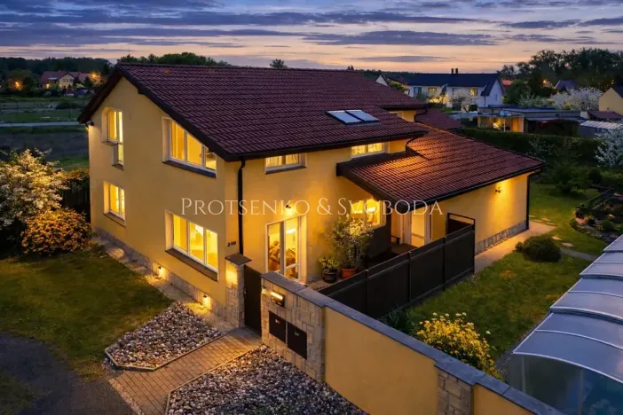 Prodej rodinného domu, Přerov nad Labem, 283 m2