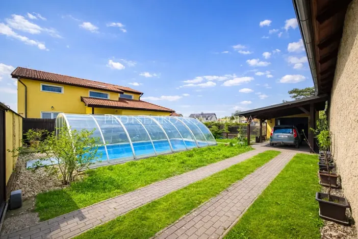 Prodej rodinného domu, Přerov nad Labem, 283 m2