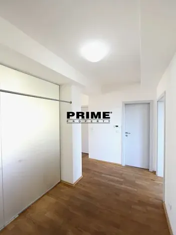 Pronájem kanceláře, Praha - Smíchov, Štefánikova, 168 m2