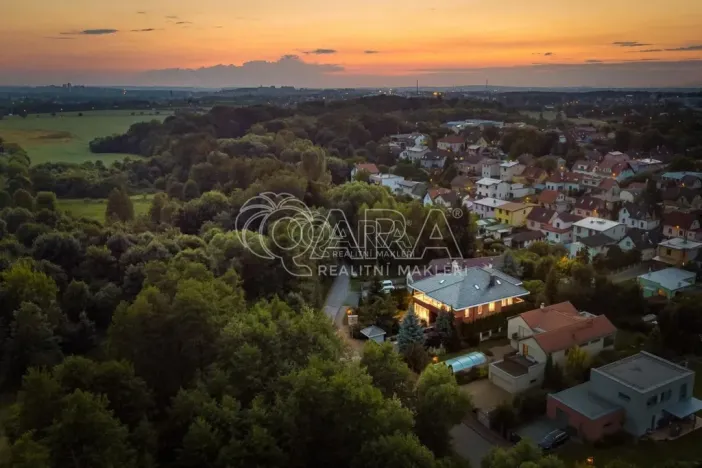 Prodej rodinného domu, Praha - Kolovraty, V louce, 470 m2