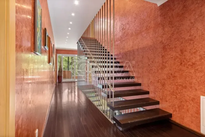 Prodej rodinného domu, Praha - Kolovraty, V louce, 470 m2