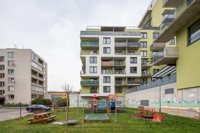 Prodej bytu 2+kk, Pardubice - Zelené Předměstí, Boženy Vikové-Kunětické, 60 m2