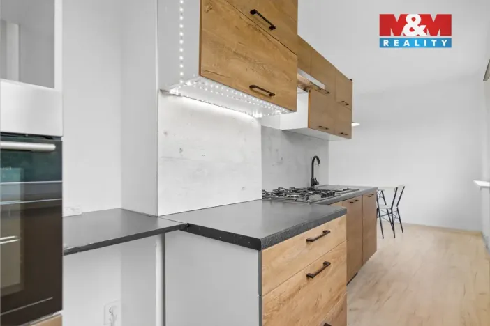 Pronájem bytu 2+1, Tanvald, Sportovní, 57 m2