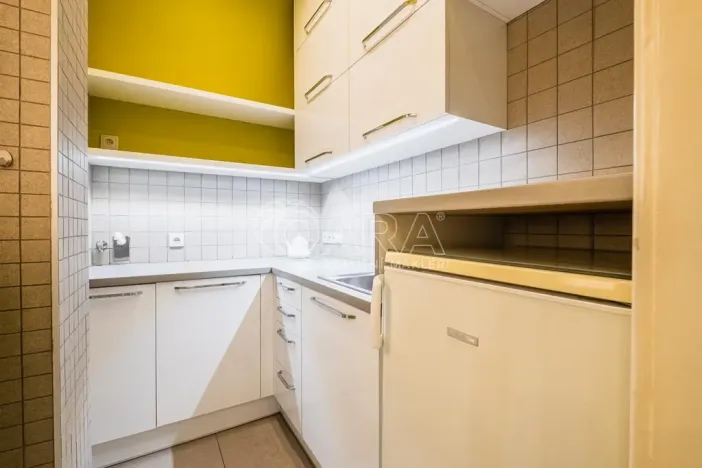 Pronájem kanceláře, Praha - Bubeneč, V. P. Čkalova, 100 m2