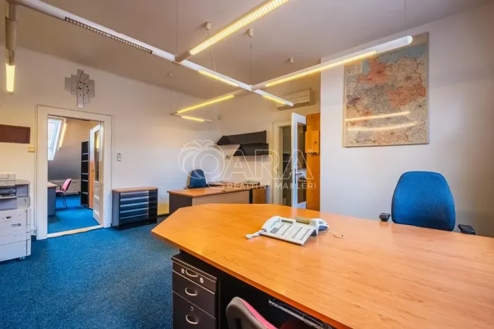 Pronájem kanceláře, Praha - Bubeneč, V. P. Čkalova, 100 m2