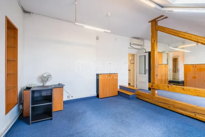 Pronájem kanceláře, Praha - Bubeneč, V. P. Čkalova, 100 m2