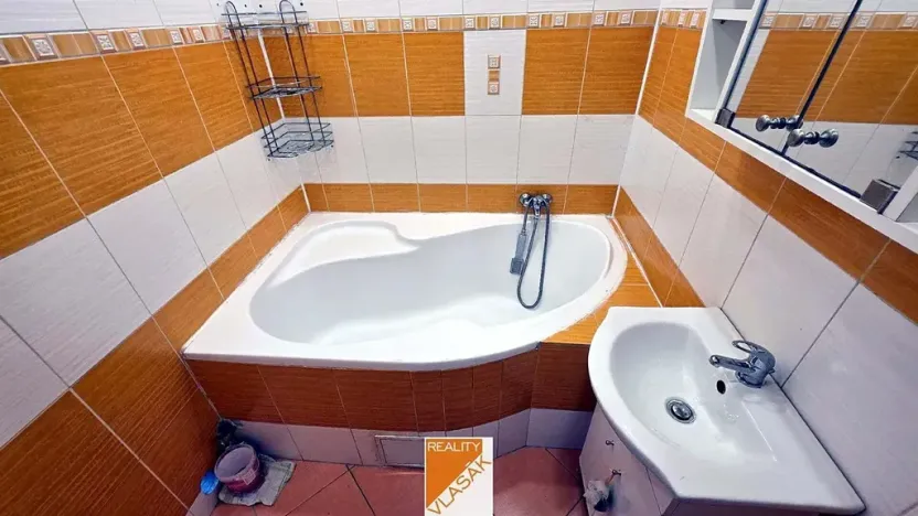 Pronájem bytu 2+1, Kadaň, Na Podlesí, 55 m2