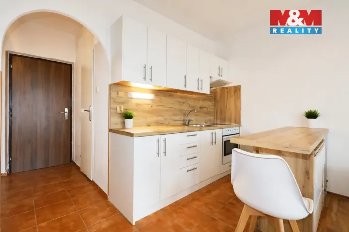 Prodej bytu 1+kk, Karlovy Vary - Rybáře, U Koupaliště, 26 m2