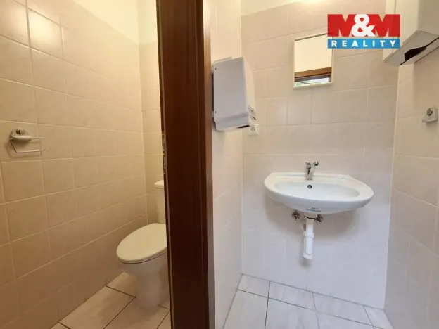 Pronájem kanceláře, Chodov, Staroměstská, 220 m2