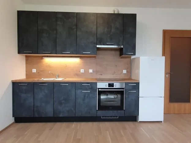 Pronájem bytu 1+kk, Praha, U průhonu, 32 m2