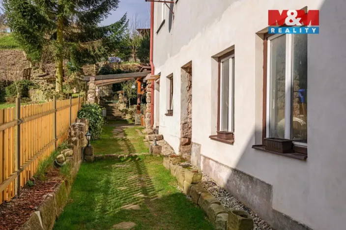 Prodej rodinného domu, Hostinné, Horská, 408 m2