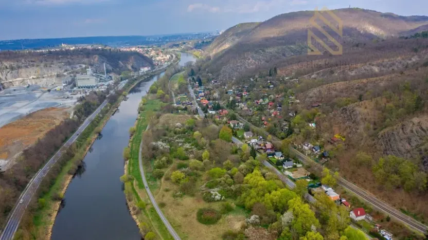 Prodej zahrady, Dolní Břežany - Lhota, Břežanské údolí, 225 m2