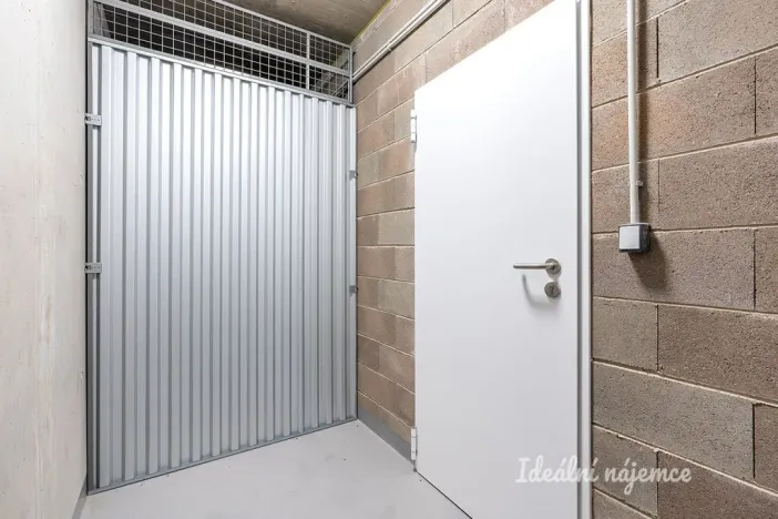 Pronájem bytu 2+kk, Praha - Modřany, Kolmanova, 46 m2