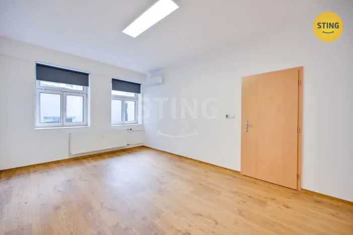Pronájem kanceláře, Zlín, třída Tomáše Bati, 108 m2