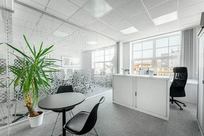 Pronájem kanceláře, Praha - Holešovice, U Uranie, 500 m2