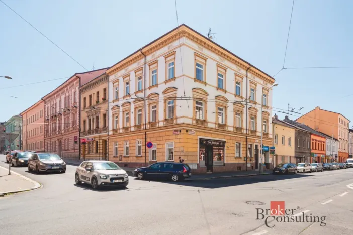 Pronájem bytu 1+kk, Plzeň - Jižní Předměstí, Husova, 42 m2