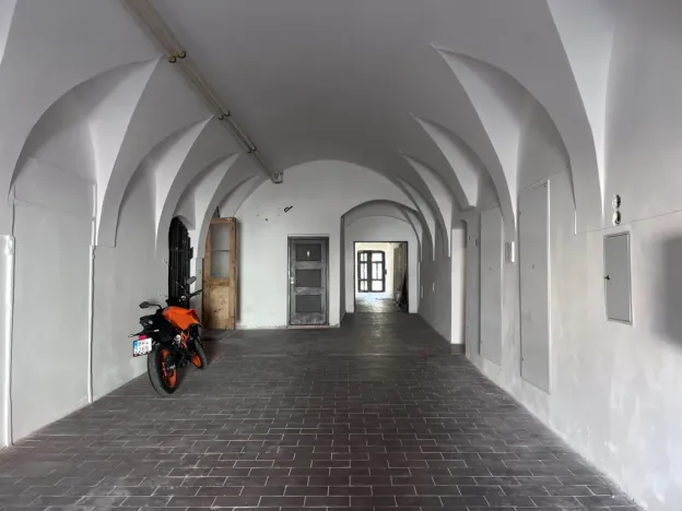 Pronájem obchodního prostoru, Hradec Králové, Velké náměstí, 94 m2