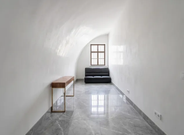 Pronájem obchodního prostoru, Hradec Králové, Velké náměstí, 94 m2
