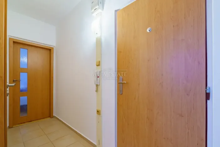 Prodej bytu 1+1, Loket, Mírová, 40 m2