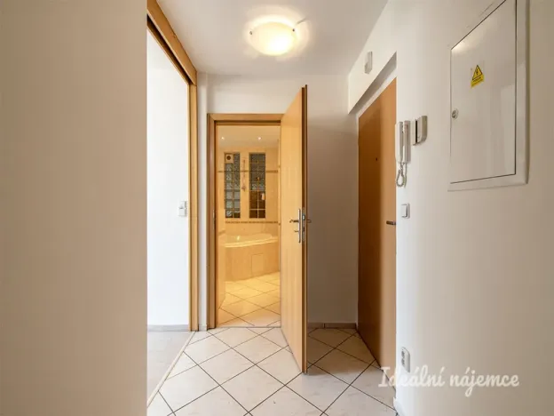 Pronájem bytu 3+kk, Praha - Nusle, V podluží, 74 m2