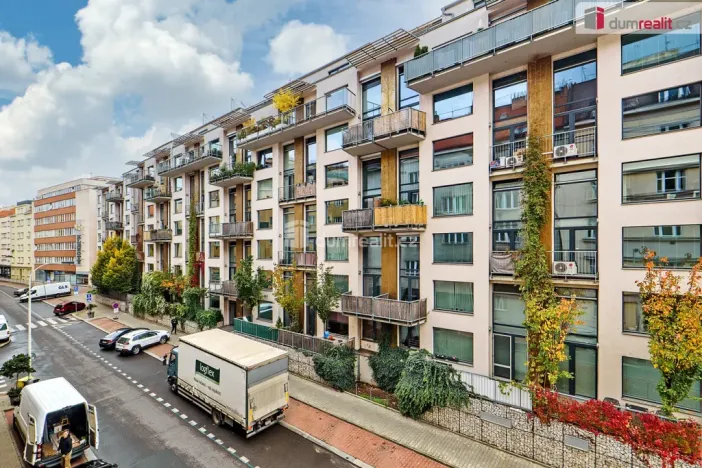 Pronájem bytu 2+kk, Praha - Libeň, U libeňského pivovaru, 50 m2