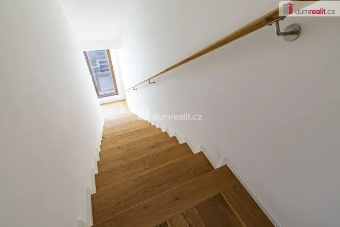 Prodej rodinného domu, Praha - Libuš, V Hrobech, 378 m2