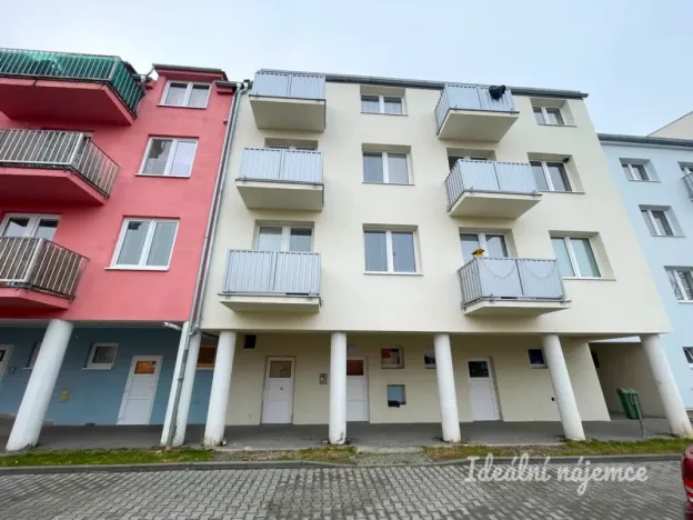 Prodej bytu 2+kk, Kuřim, nám. 1. května, 53 m2