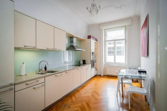 Pronájem kanceláře, Praha - Staré Město, Na Perštýně, 197 m2