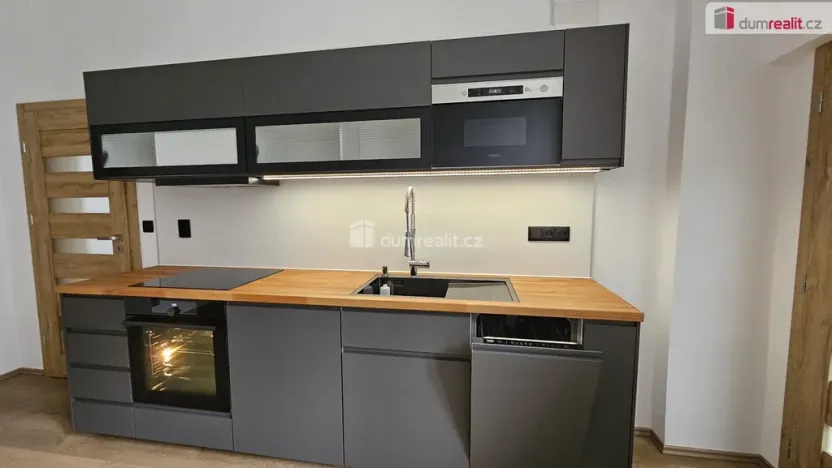 Pronájem bytu 4+1, Praha - Libeň, Turnovská, 105 m2