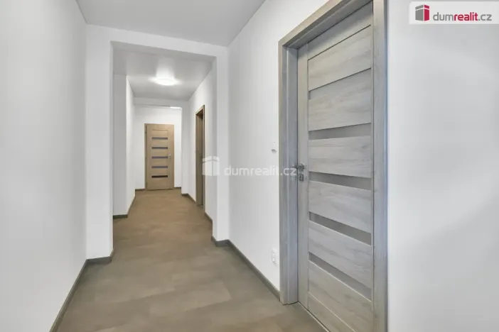 Pronájem bytu 2+1, Ostrov, Mánesova, 69 m2