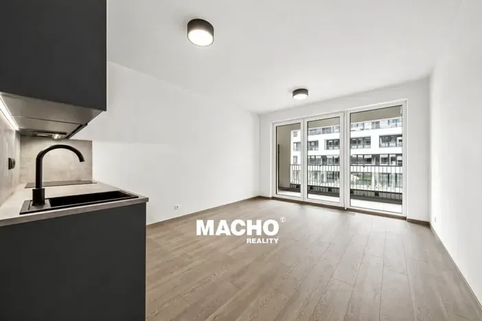 Pronájem bytu 1+kk, Praha - Hloubětín, Poděbradská, 31 m2