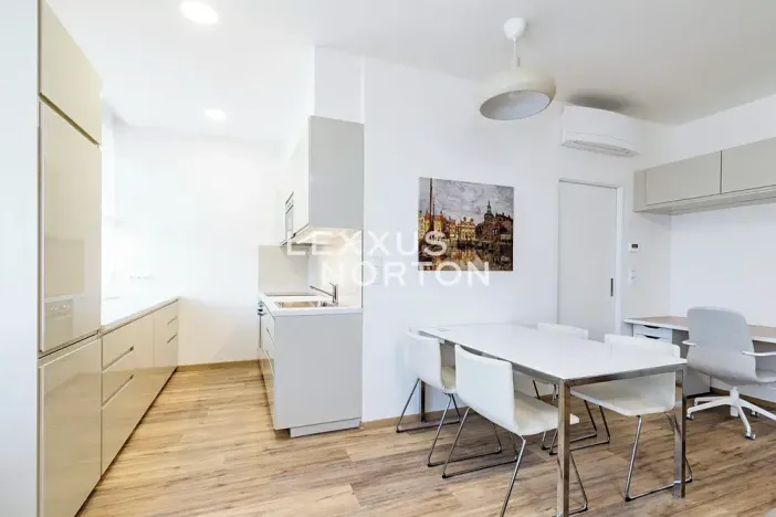 Pronájem bytu 2+kk, Praha - Dejvice, Evropská, 73 m2