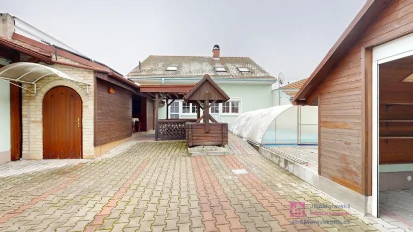 Prodej ubytování, Břeclav - Poštorná, Julia Fučíka, 275 m2