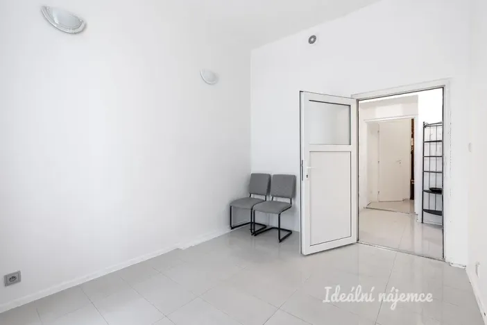 Pronájem bytu 2+kk, Praha - Libeň, Pod Kotlaskou, 48 m2