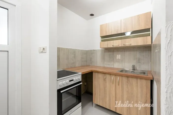 Pronájem bytu 2+kk, Praha - Libeň, Pod Kotlaskou, 48 m2