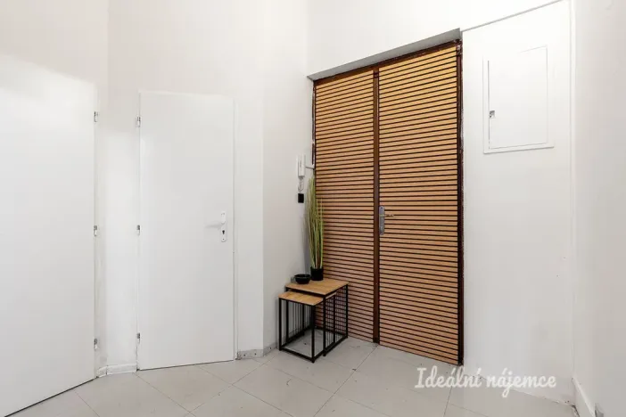 Pronájem bytu 2+kk, Praha - Libeň, Pod Kotlaskou, 48 m2