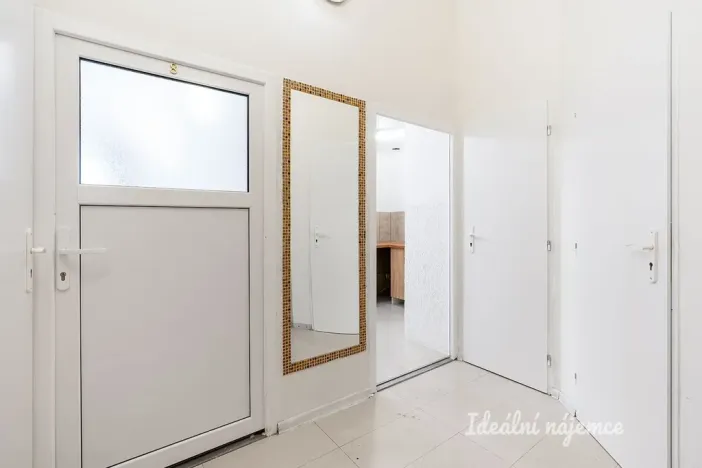 Pronájem bytu 2+1, Praha - Libeň, Pod Kotlaskou, 48 m2