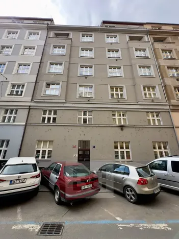 Pronájem bytu 3+1, Praha - Holešovice, U smaltovny, 104 m2
