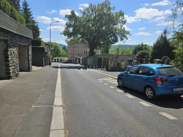 Pronájem garáže, Ústí nad Labem - Ústí nad Labem-centrum, Koněvova, 18 m2