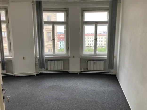 Pronájem kanceláře, Brno, Malinovského náměstí, 18 m2