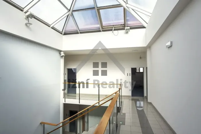 Pronájem kanceláře, Praha - Břevnov, Bělohorská, 1054 m2