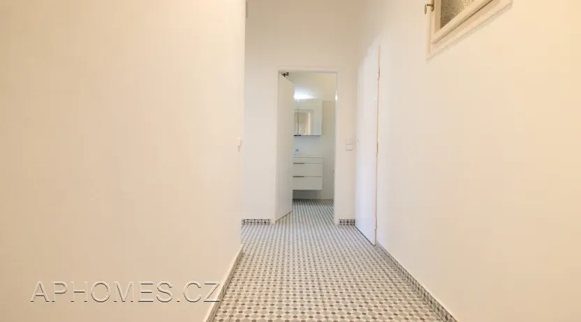 Pronájem bytu 2+kk, Praha - Nusle, U čtyř domů, 62 m2