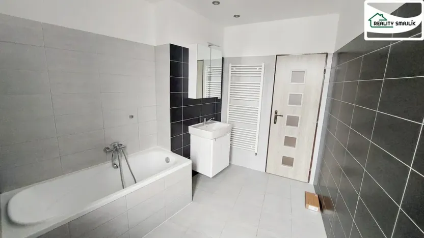 Pronájem bytu 2+1, Cheb, Komenského, 75 m2