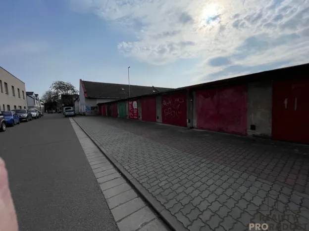 Pronájem garáže, Pardubice, Na Staré poště, 18 m2