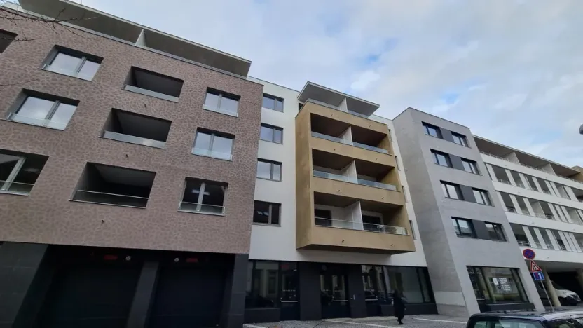 Pronájem bytu 2+kk, Pardubice - Zelené Předměstí, Smilova, 60 m2