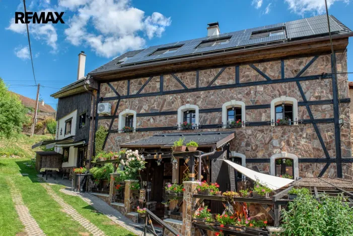 Prodej rodinného domu, Všechlapy, 200 m2