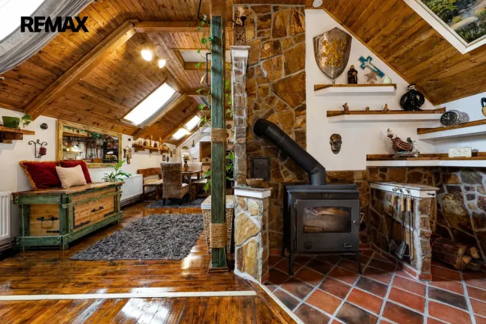 Prodej rodinného domu, Všechlapy, 200 m2