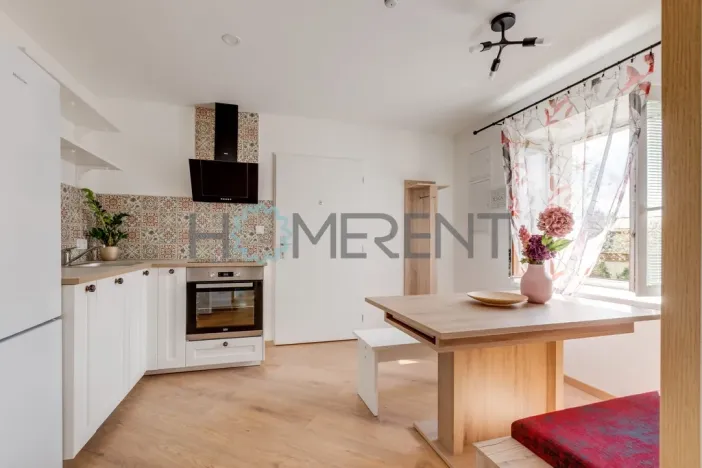 Pronájem bytu 1+1, Praha - Malešice, Bakalářská, 38 m2